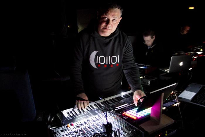 moonbooter - EVIL 18DE moonbooter - EVIL 18DE